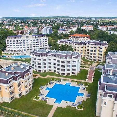 Les Faberges In Carpe Vita 瓦爾納